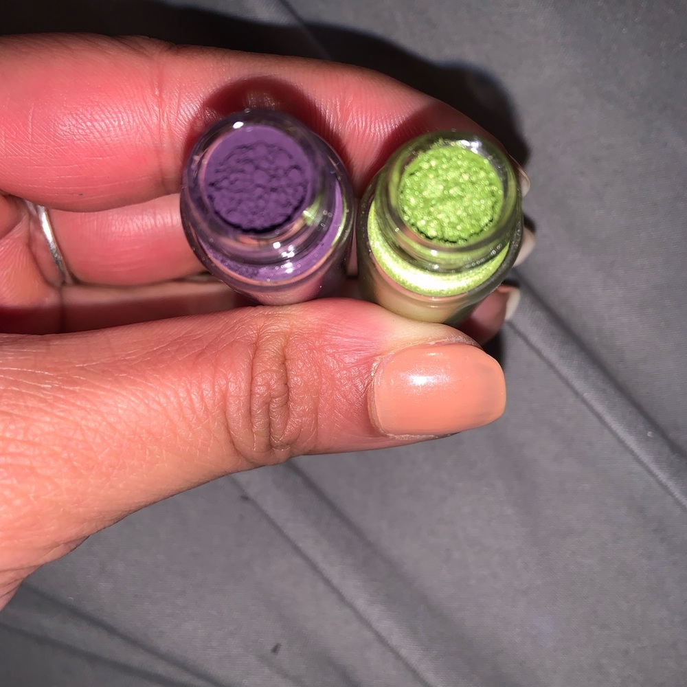 2 MAC PIGMENTS - Picture 3 of 5